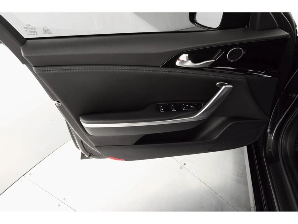 2022 Kia Stinger - Image 16 of 19
