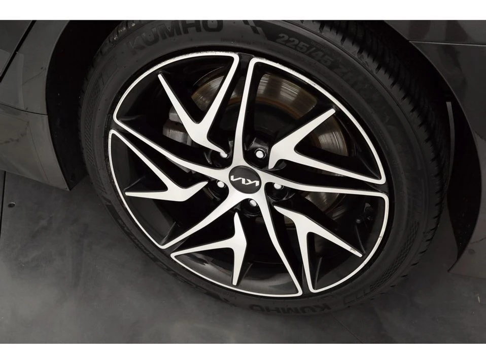 2022 Kia Stinger - Image 10 of 19