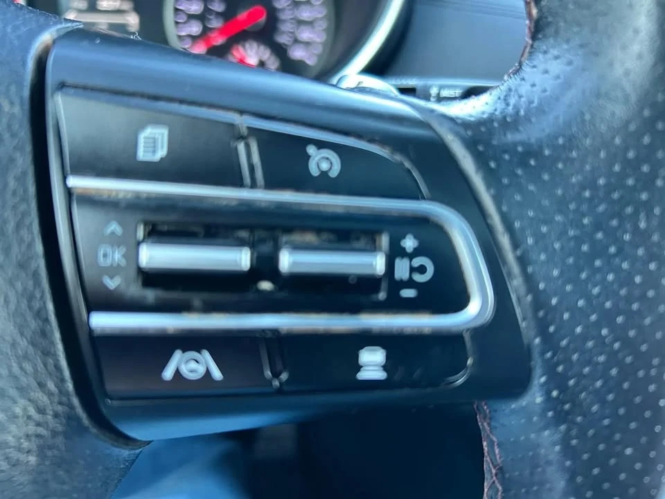 2022 Kia Stinger - Image 18 of 19