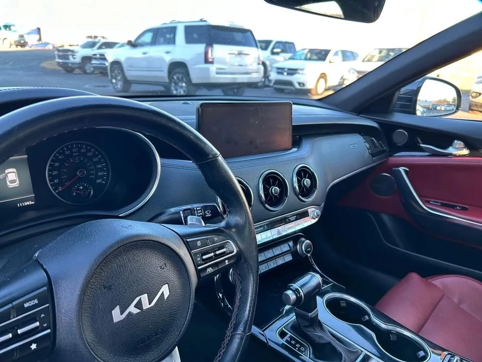 2022 Kia Stinger - Image 10 of 19