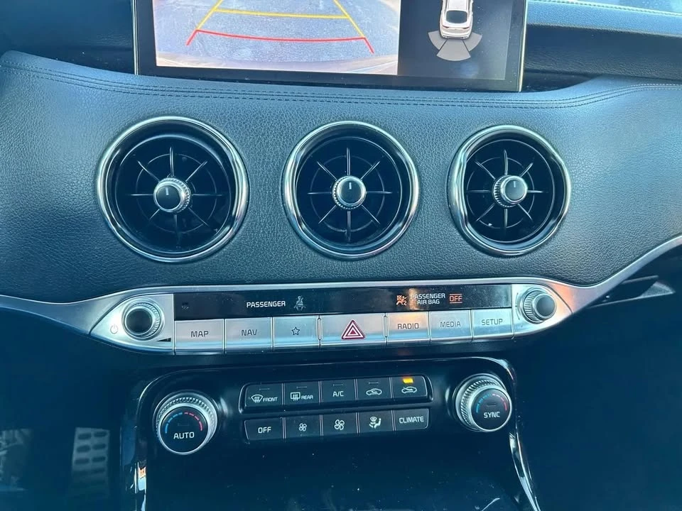 2022 Kia Stinger - Image 14 of 19