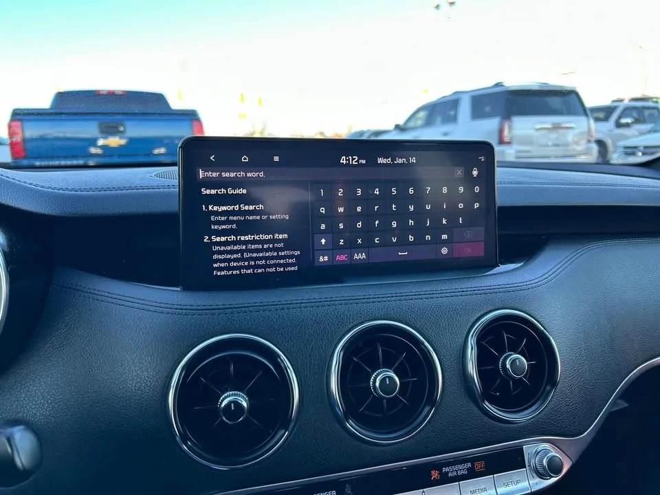 2022 Kia Stinger - Image 12 of 19