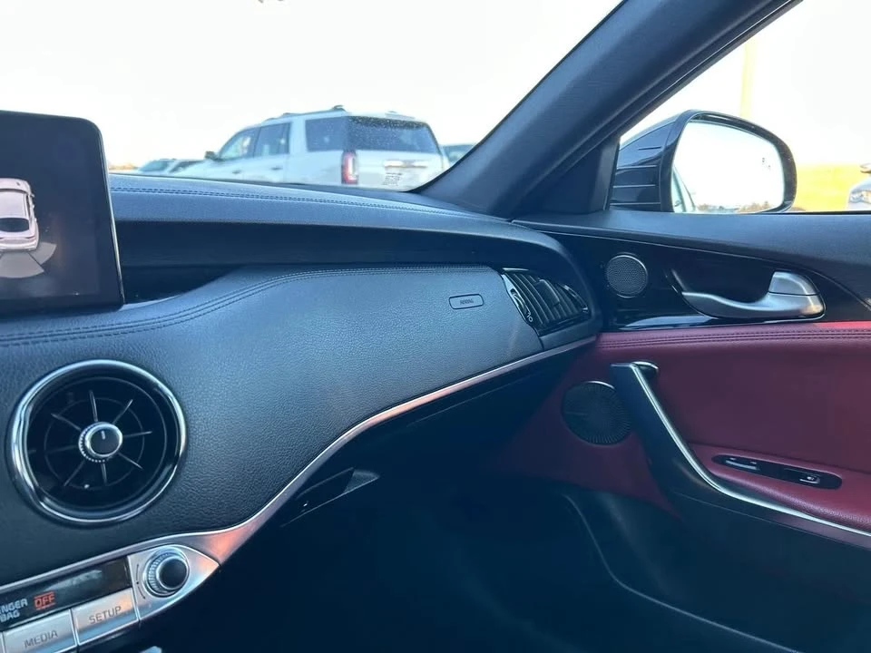 2022 Kia Stinger - Image 15 of 19