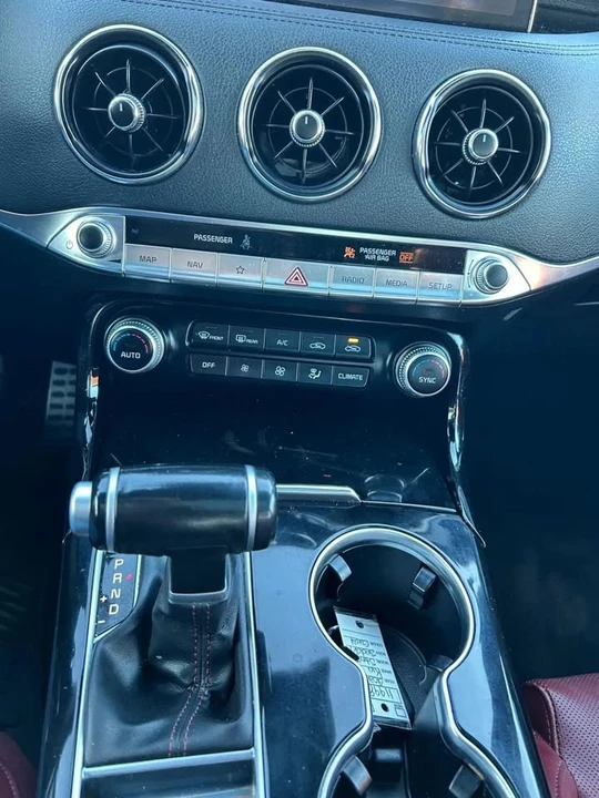 2022 Kia Stinger - Image 17 of 19