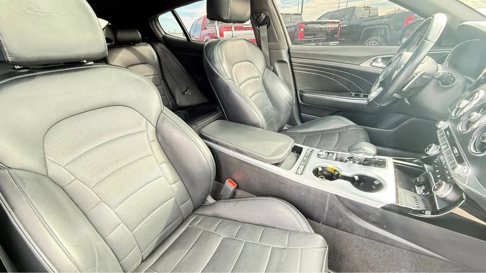 2022 Kia Stinger - Image 7 of 8