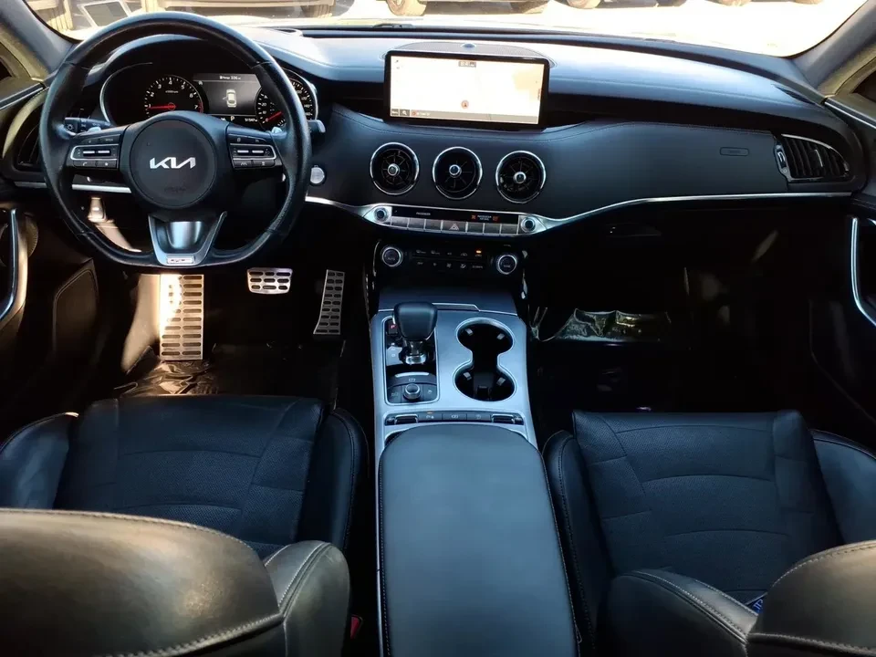 2022 Kia Stinger - Image 10 of 10