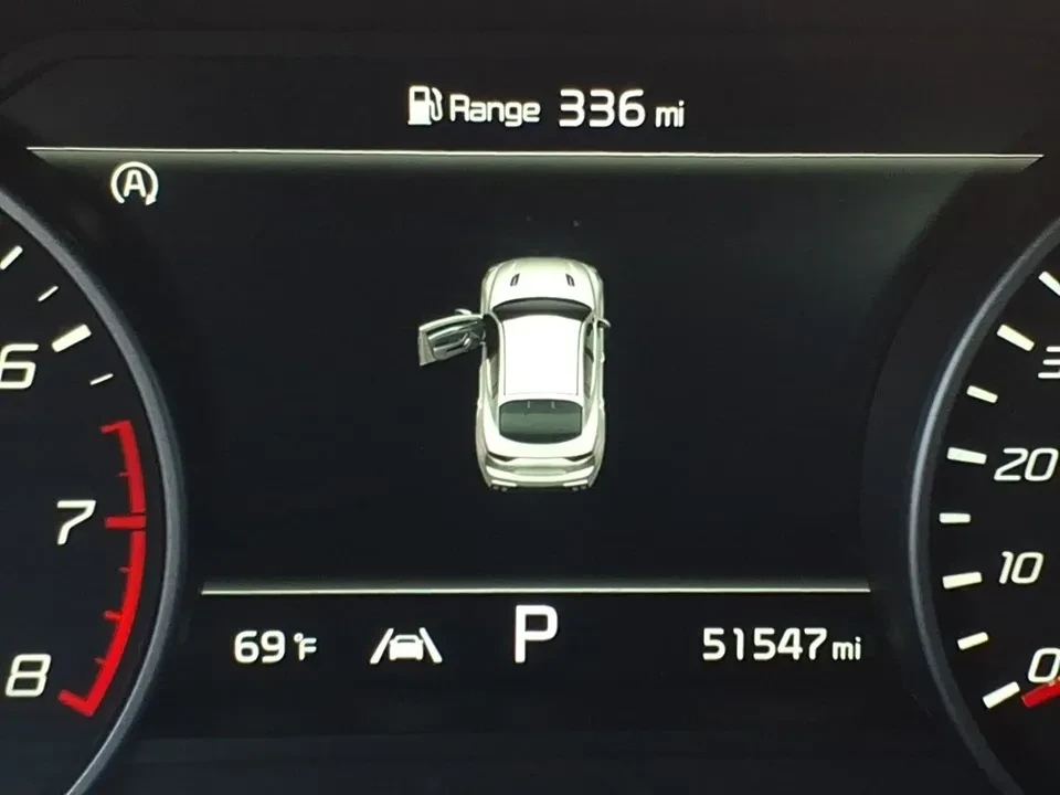2022 Kia Stinger - Image 8 of 10