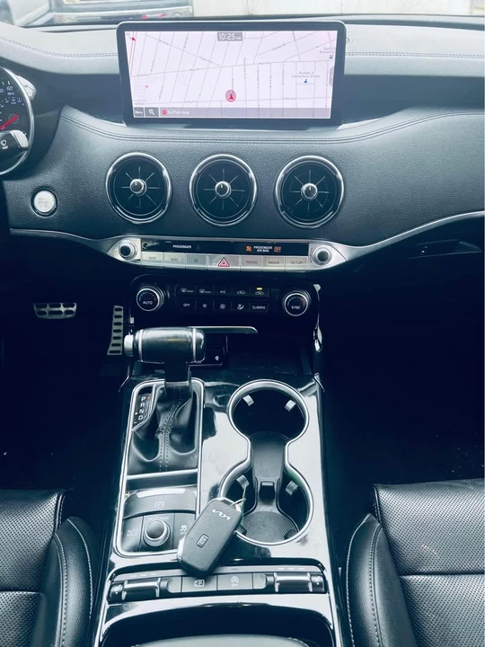 2022 Kia Stinger - Image 15 of 20