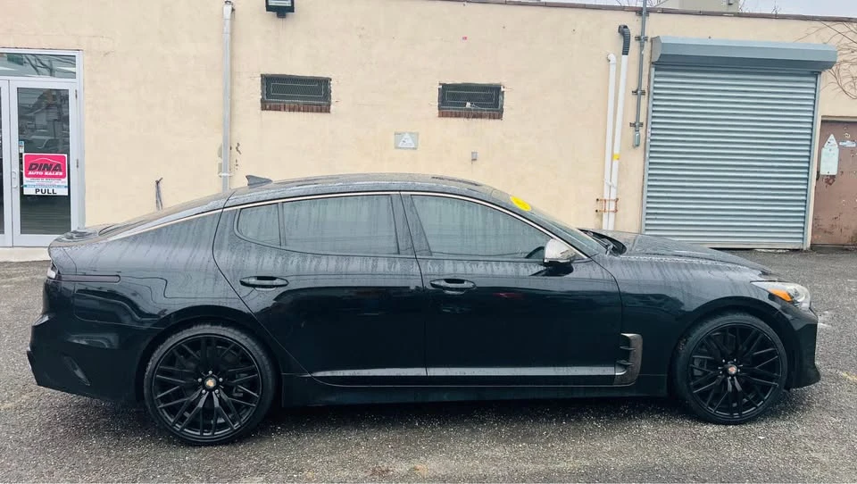 2022 Kia Stinger - Image 2 of 20