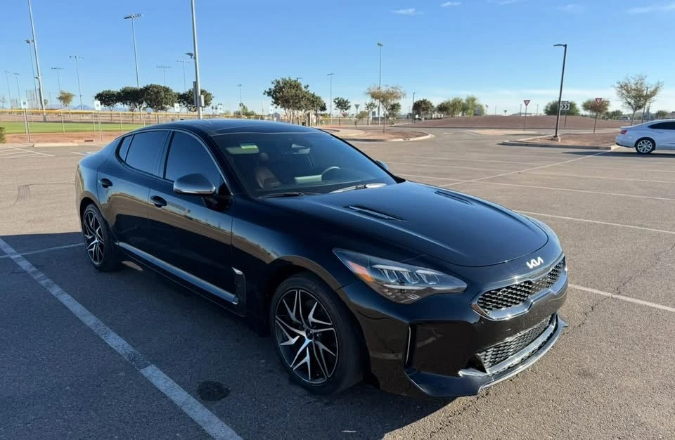 2022 Kia Stinger - Image 2 of 13