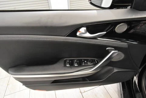 2022 Kia Stinger - Image 7 of 11