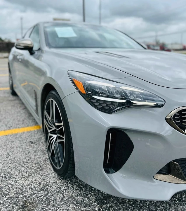 2022 Kia Stinger - Image 2 of 11