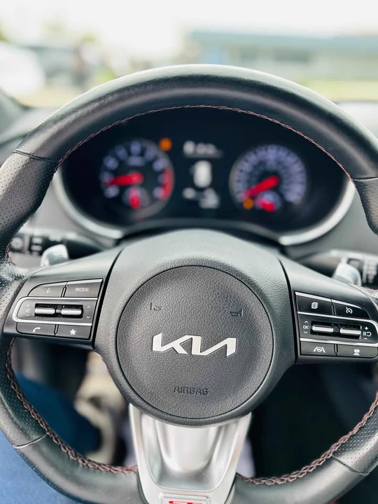 2022 Kia Stinger - Image 8 of 11