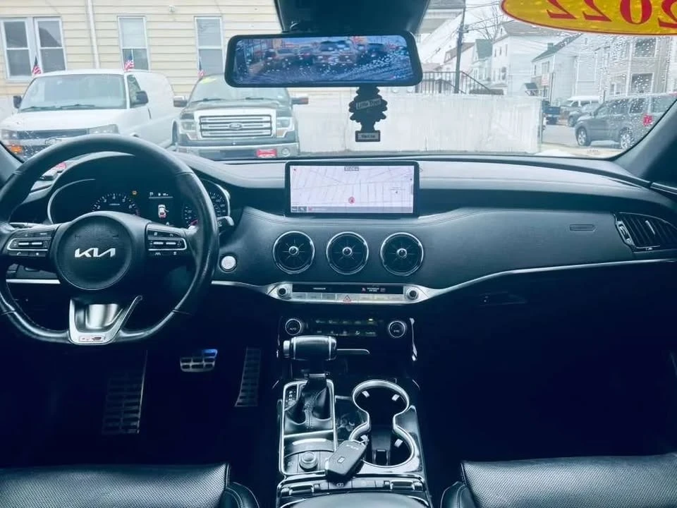 2022 Kia Stinger - Image 16 of 20