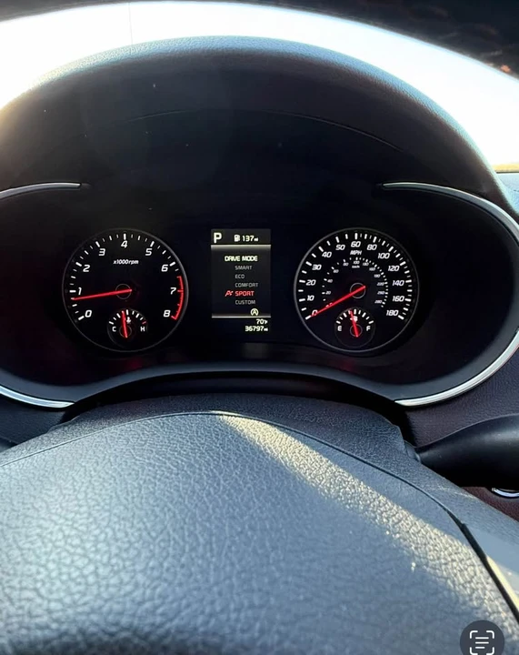 2022 Kia Stinger - Image 9 of 13