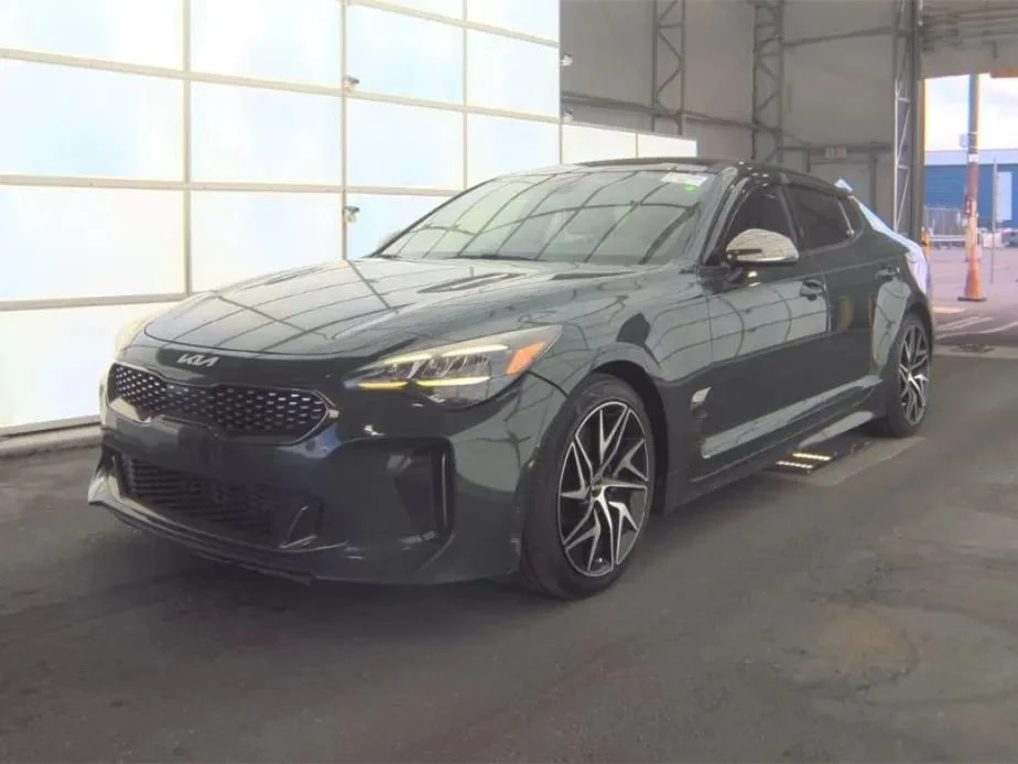 2022 Kia Stinger - Image 2 of 10