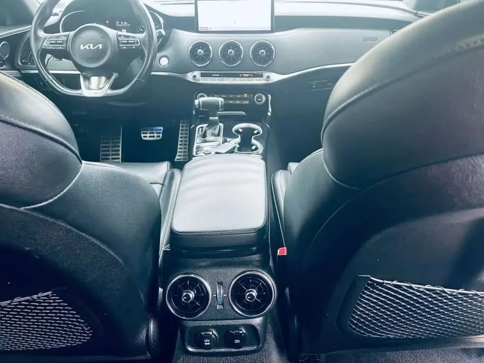 2022 Kia Stinger - Image 15 of 20