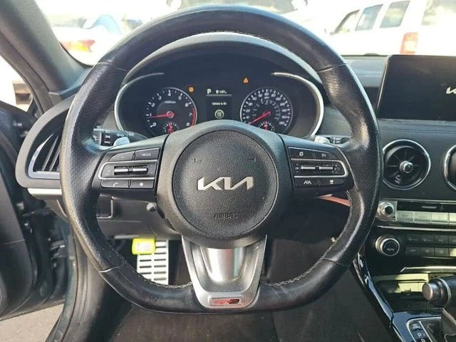 2022 Kia Stinger - Image 9 of 10