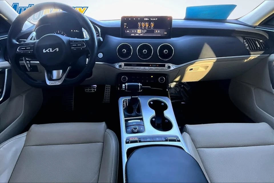 2022 Kia Stinger - Image 3 of 4