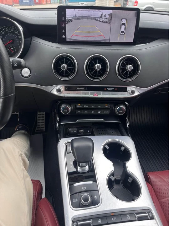 2022 Kia Stinger - Image 5 of 10
