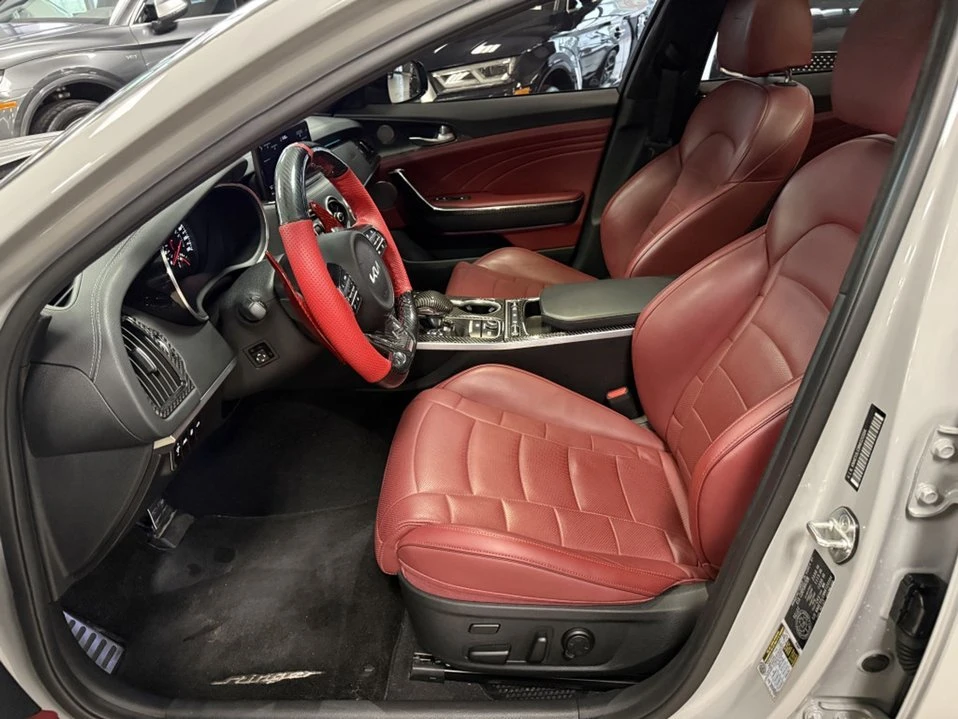 2022 Kia Stinger - Image 17 of 20