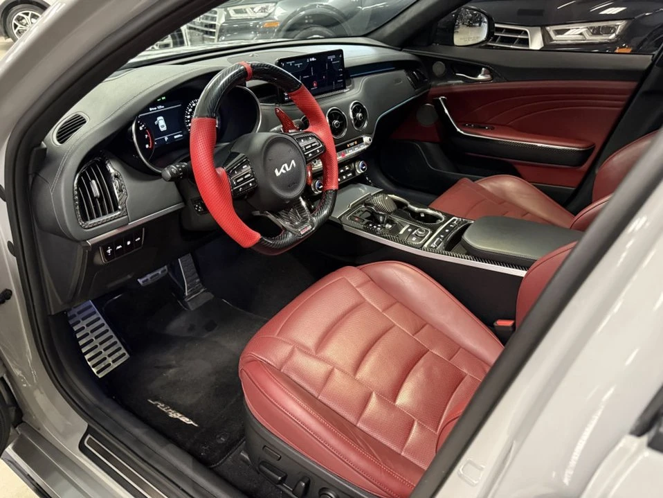 2022 Kia Stinger - Image 15 of 20