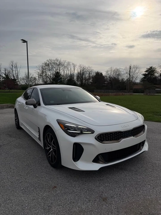 2022 Kia Stinger - Image 2 of 8