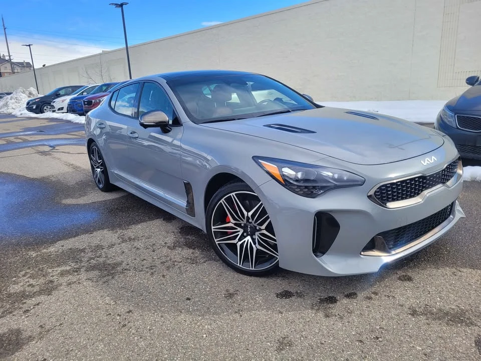 2022 Kia Stinger - Image 11 of 15
