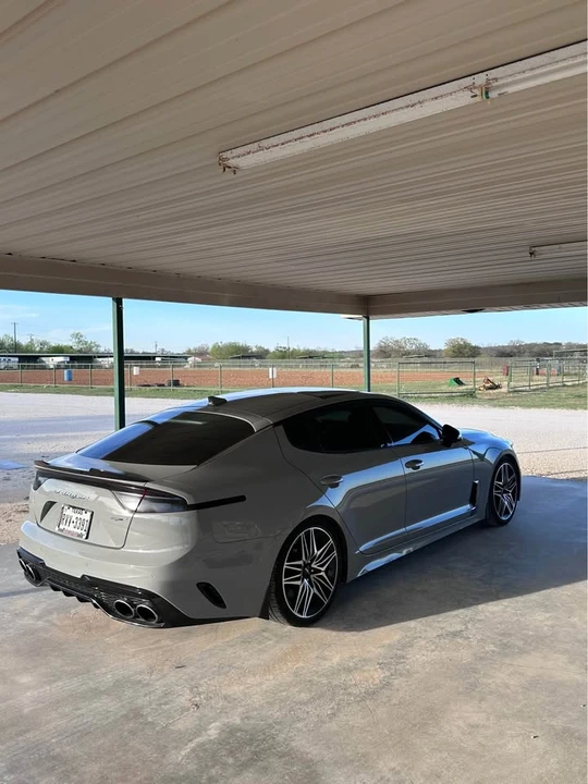 2022 Kia Stinger - Image 2 of 10