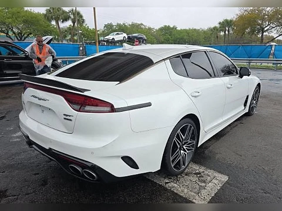 2022 Kia Stinger - Image 2 of 9