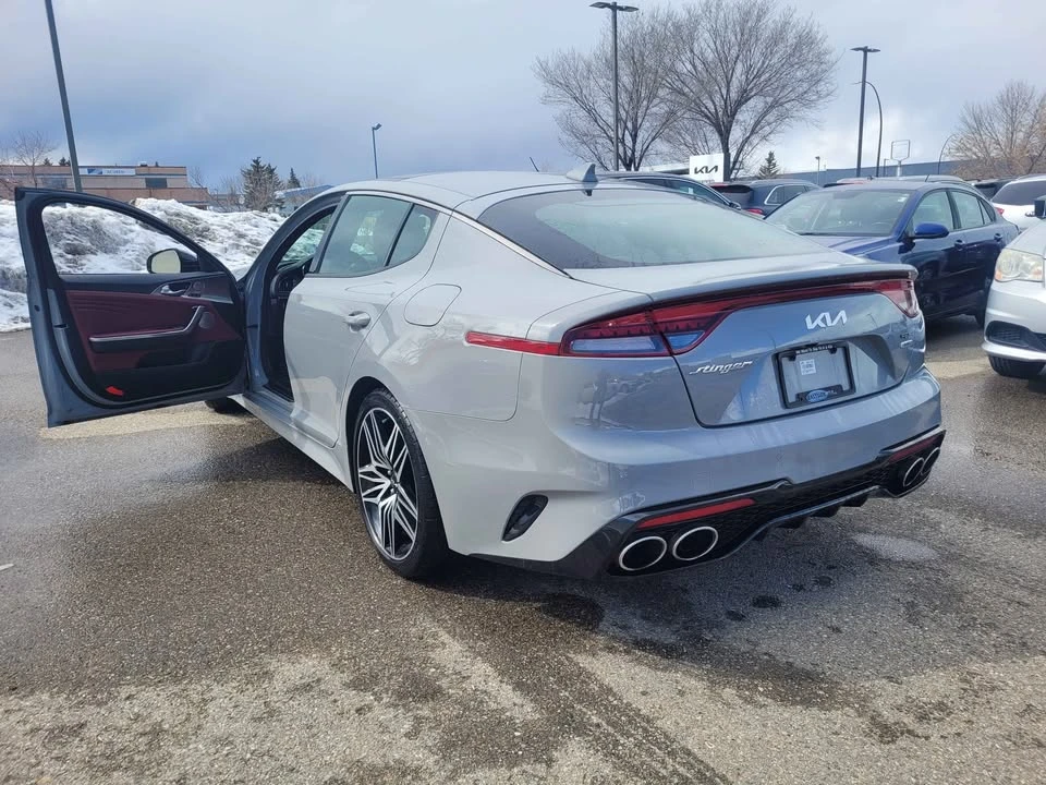 2022 Kia Stinger - Image 8 of 15