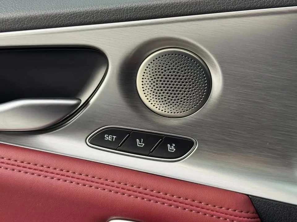 2022 Kia Stinger - Image 9 of 20
