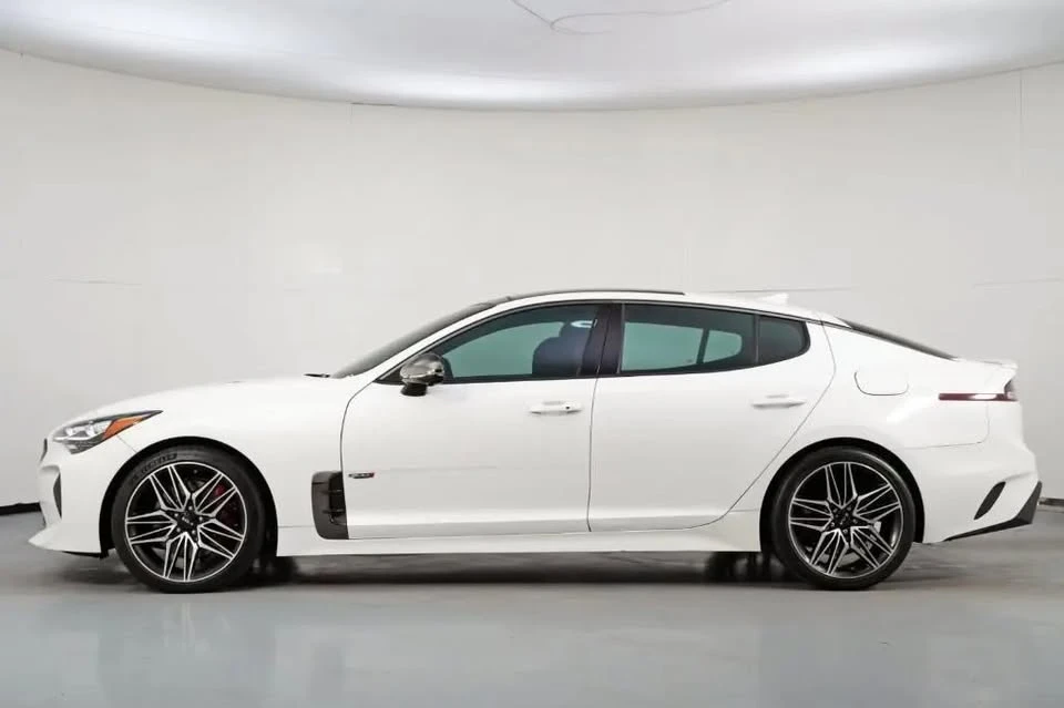 2022 Kia Stinger - Image 18 of 20