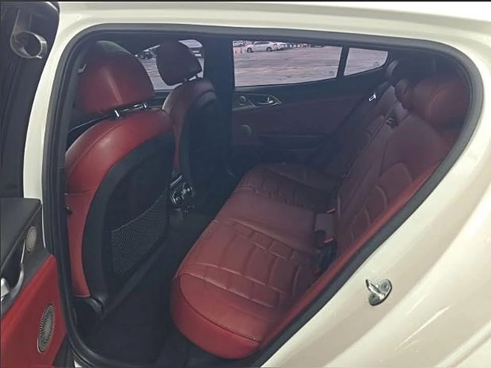 2022 Kia Stinger - Image 6 of 9