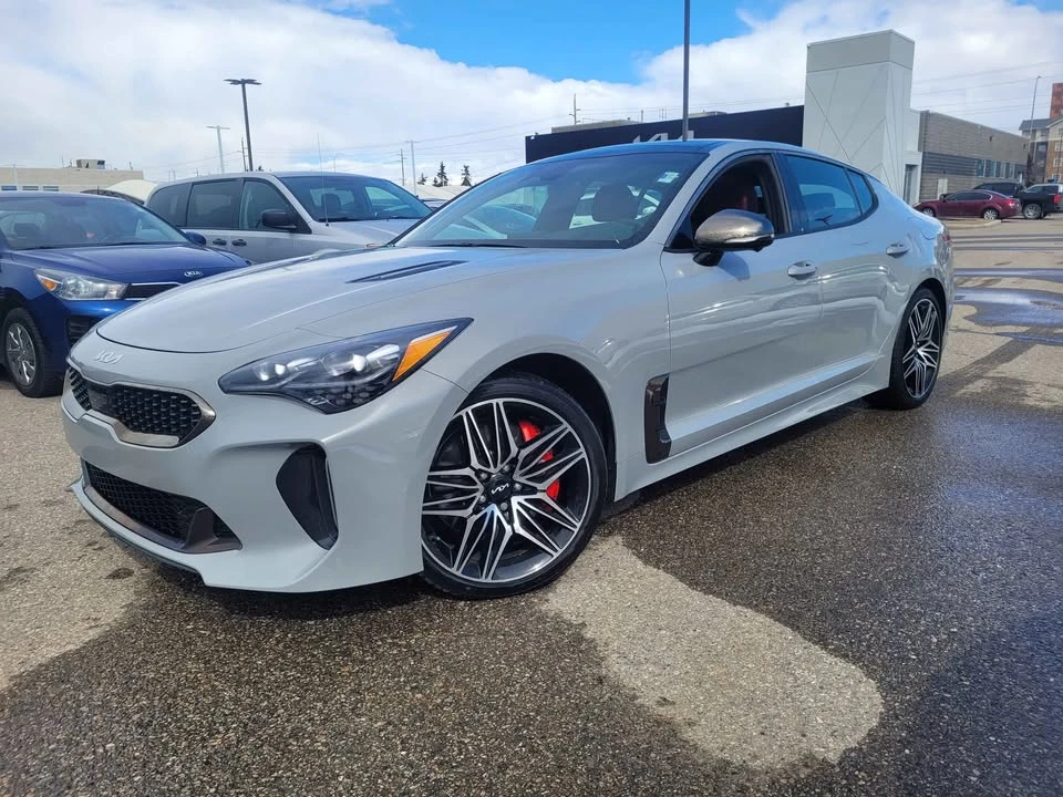 2022 Kia Stinger - Image 9 of 15