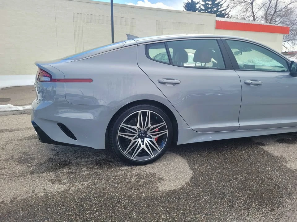 2022 Kia Stinger - Image 13 of 15