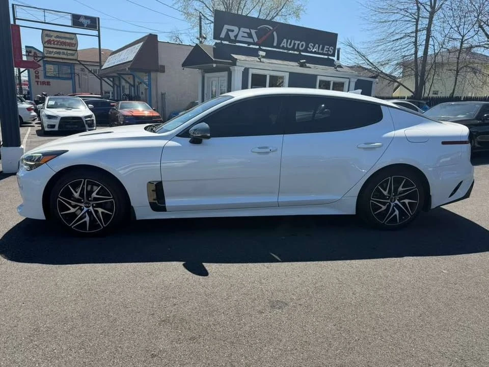 2022 Kia Stinger - Image 2 of 19