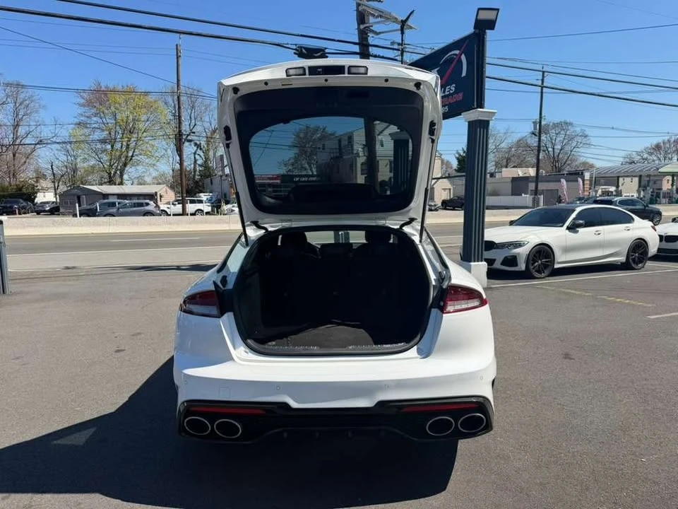 2022 Kia Stinger - Image 11 of 19