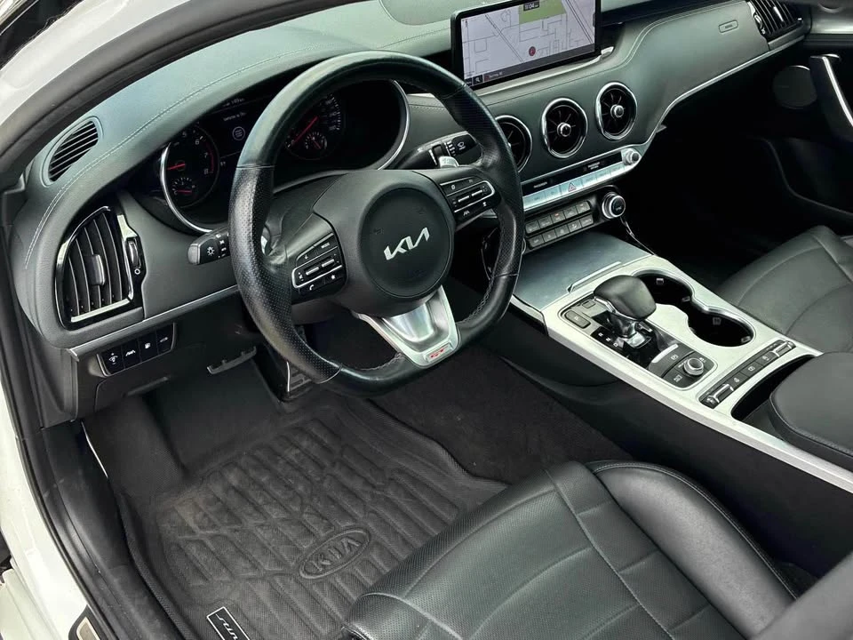 2022 Kia Stinger - Image 4 of 4