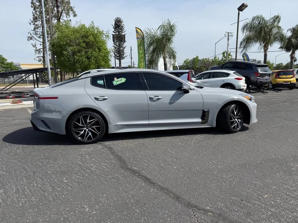 2022 Kia Stinger - Image 9 of 20