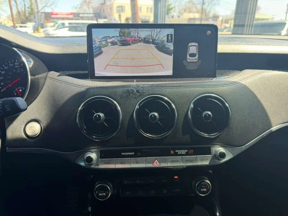 2022 Kia Stinger - Image 17 of 19