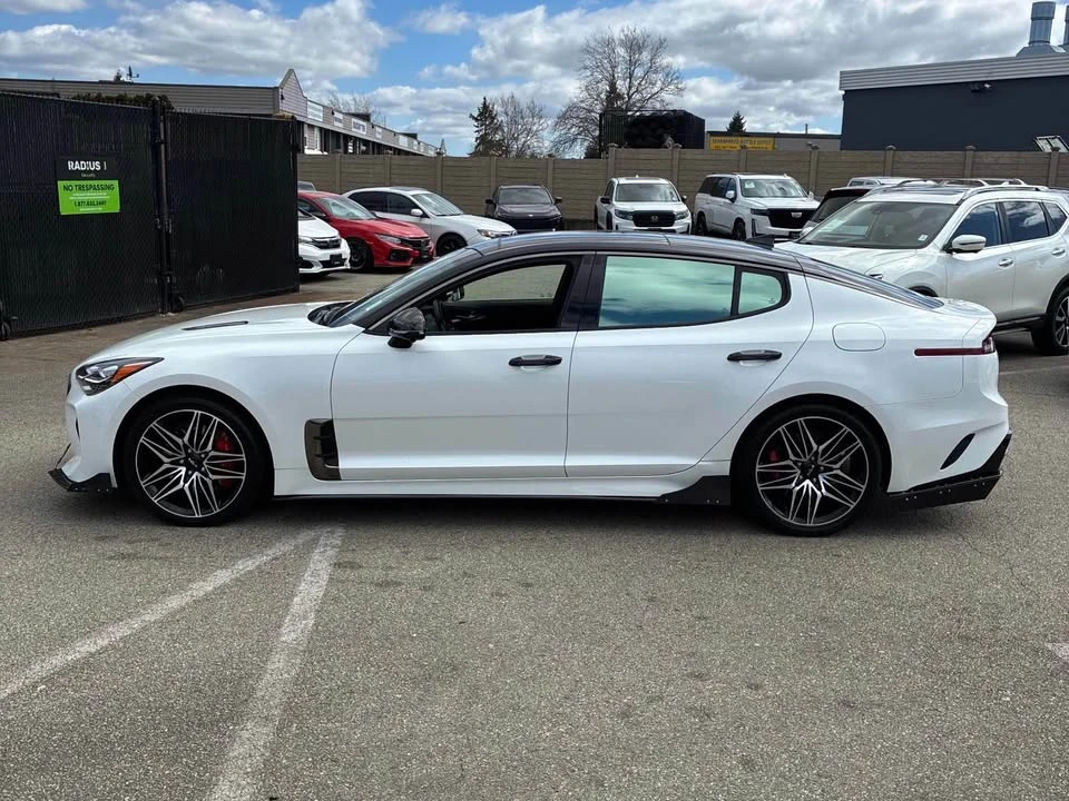 2022 Kia Stinger - Image 2 of 4