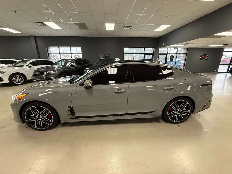 2022 Kia Stinger - Image 2 of 20