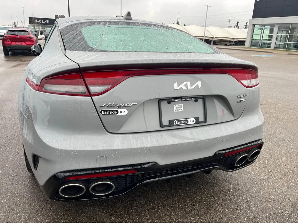 2022 Kia Stinger - Image 2 of 5