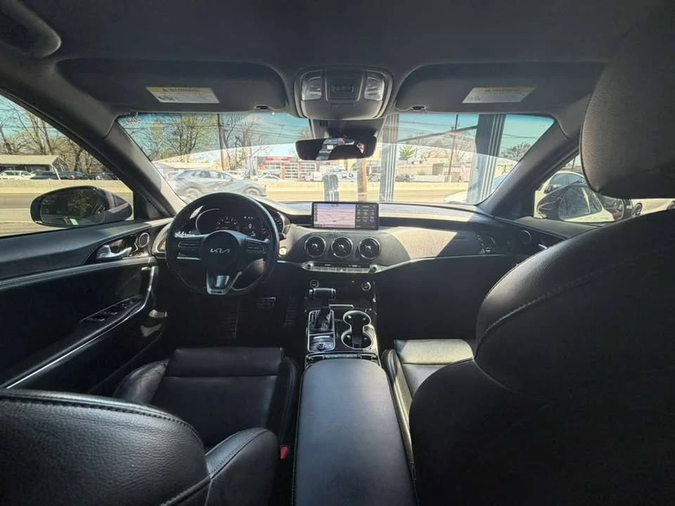 2022 Kia Stinger - Image 14 of 19