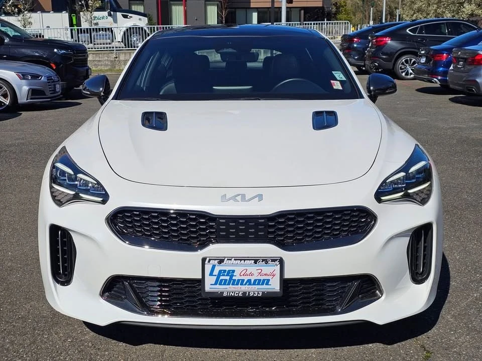 2022 Kia Stinger - Image 2 of 15