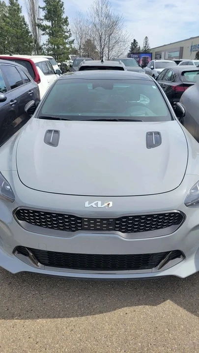 2022 Kia Stinger - Image 2 of 3