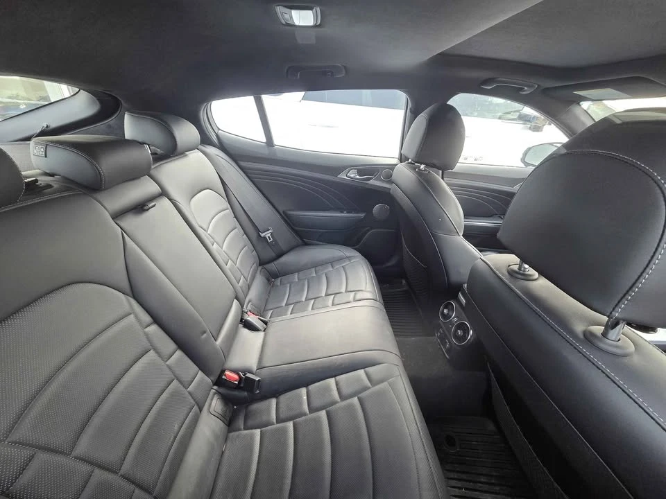 2022 Kia Stinger - Image 9 of 9