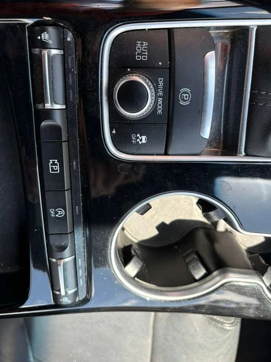 2022 Kia Stinger - Image 17 of 19