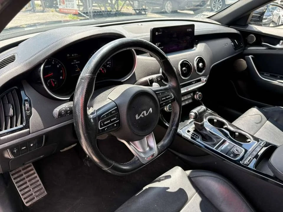 2022 Kia Stinger - Image 14 of 19